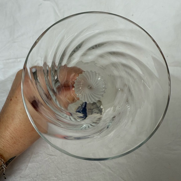 Crystal Clear Industries Valerie Frosted Optical Flared Wine Glas - Picture 3 of 6